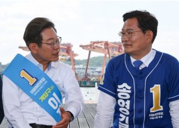 “돈봉투 살포 핵심, 이재명 비서관 출신 ‘성남 친위대'”