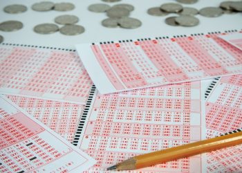 같은 번호 3차례 로토 당첨 비결   “포기하지 않는것”