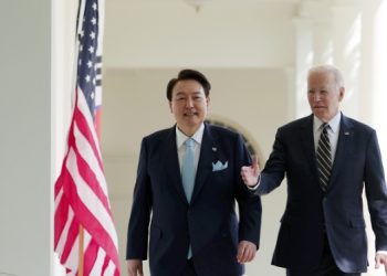 “트럼프 기소 이용하려면…바이든, 尹에게 배워라”