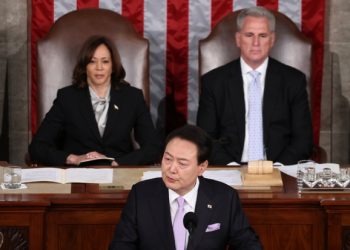 윤석열 대통령, 상하원 합동회의서 연설 ‘자유’ ‘동맹’ ‘보훈’ 방점…23번 기립 박수