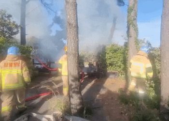 섬에서 섬으로…소방호스 연결해 화재 진압