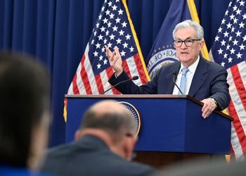 연준, 5월 금리 0.25%p 인상 유력…경기 침체에 동결 전망도