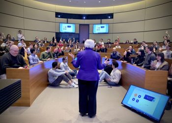 옐런 재무 “세계 경제 전망, 상당히 밝아”