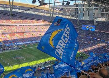 NFL 램스 경기 시청 연회비가 449달러?