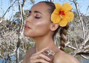 “독특한 향은 내 땀 냄새”…여성 모델 출시 향수 ‘화제’