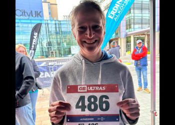 황당한 마라톤 우승자, 몰래 차 타고 이동