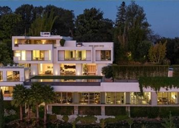 “방시혁, LA 벨에어에 2640만달러 대저택 매입”