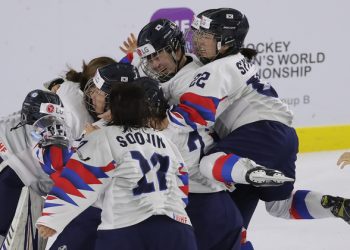 여자아이스하키, 세계선수권 우승… 사상 최초 2부리그 승격