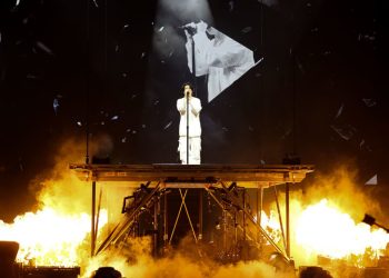 BTS 슈가, 월드투어 뉴욕서 포문… LA는 5월 공연