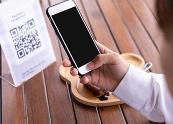 “식당 QR코드 너무 불편해…그냥 메뉴판 주세요”