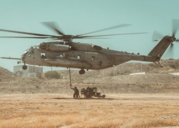 육군 모든 헬기운항 중단..알라스카서 또 헬기추락