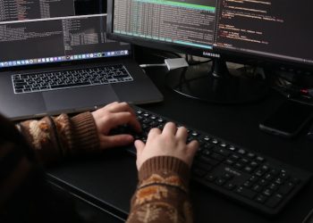 “북한 해킹조직, 미 국무부 금융기관 사칭해 해킹 시도”..구글보고서