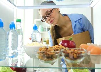 냉장고서 버려지는 음식 1년에 3천달러