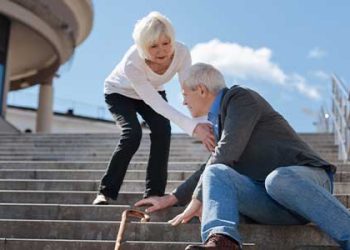 “나이 탓?…자주 어지럽네”…무심코 넘기다 큰병