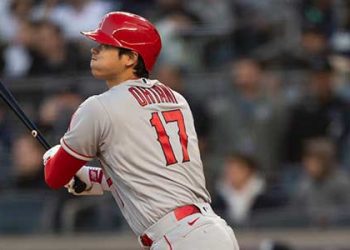 오타니, 시즌 4호 결승포 폭발…”총알 같은 타구” 경악