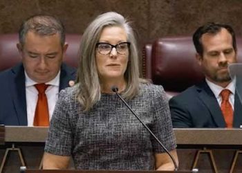 “주지사 사형집행 연기는 피해자 헌법권리 위반”