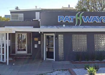 “어쩐지 수상했던 그 병원 약사, 무면허였다”