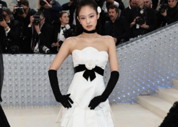 ‘인간 샤넬’ 블랙핑크 제니, 멧 갈라 등장