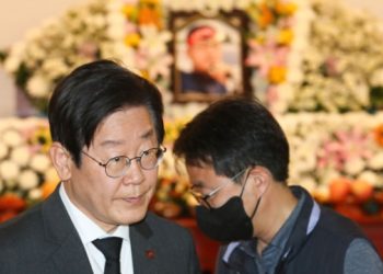 이재명 “윤석열 ·여야 원내대표 회동, 괘념치 않겠다”