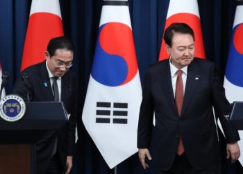 “韓정부, 정상회담 전 기시다에 ‘사죄’ ‘반성’ 직접 언급 요구” 닛케이