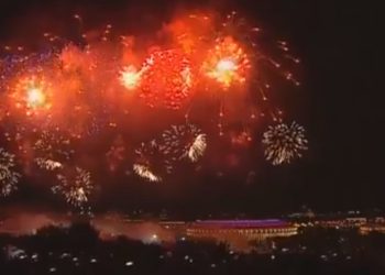 모스크바서 전승절 화려한 불꽃놀이(영상)