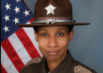 셰리프 경관,  자택서 개에 물려 사망 ..8세 아들 중상