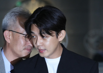 ‘100차례 약물’ 유아인, “기자들 있어 출석 못한다”