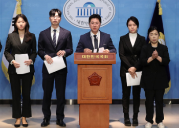 친문 인사들 “김남국, 의원직 사퇴하라”