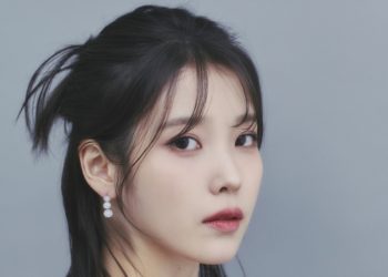 아이유 표절 논란..전 프로듀서 “표절? 의심도 발견 못해”