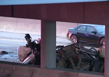 과속 SUV 프리웨이 교각에 받쳐 20대 4명 사망