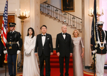 워싱턴 포스트 독자 “김건희 여사 모욕 말라”WP에 항의…왜?