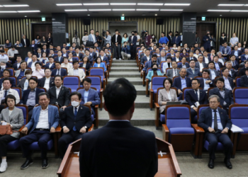 이재명 지도부 김남국 ‘감싸기’에 비명계 부글부글…윤리위 제소 반대