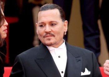 칸 영화제가 성폭력범 축제인가?…조니 뎁 참석 ‘엇갈린 반응’