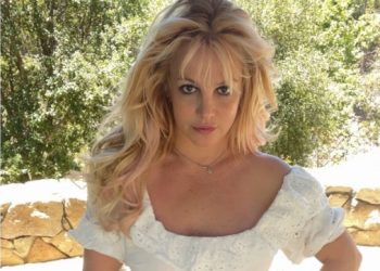 “나체사진 때문에 두 아들 1년 넘게 못 봐”