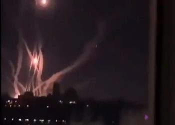 러시아, 우크라이나 대공습..크름반도선 열차 폭발 탈선(영상)