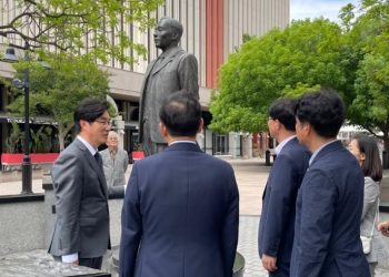 도산 기념관 건립 속도 낸다..리버사이드시와 MOU 체결