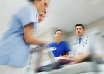 “병원서 마스크 안써도 됩니다”…의무화 종료 미 전국 확산