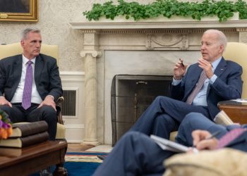 [속보]바이든-매카시, 부채 한도 인상 합의…푸드스탬프 축소키로, 30일 하원 표결