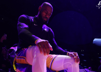 ‘내리 4연패 충격’ 르브론 제임스 은퇴하나