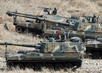 WSJ “한국, 우크라이나에 포탄 수십 만 발 지원중”