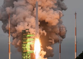 누리호 발사 성공, 목표 궤도 도달 후 위성 8기 모두 분리