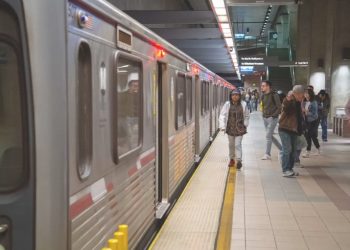 메트로 전철역 깨끗해질까..역 청소에 내년 2억달러 투입