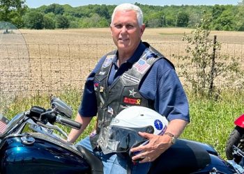 펜스 전 부통령, 6월7일 아이오와서 대선출마 선언