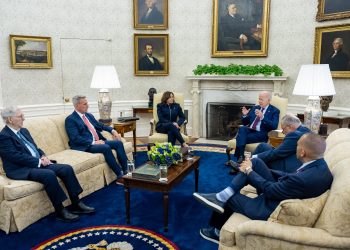 바이든-매카시 의장 부채한도 협상 합의 없이 종료