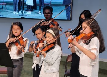 “감동 가득, 사랑 듬뿍”..러브인 뮤직 정기연주회