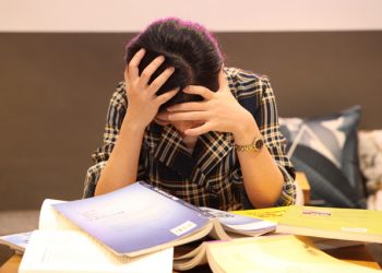 “주말에 몰아서 잤더니 오히려 더 피곤”…이유는?