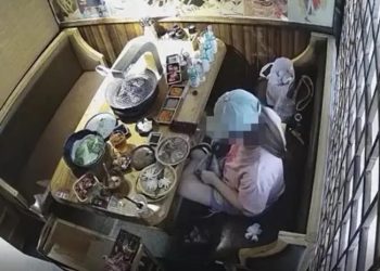 무한리필 식당서 205인분 음식 챙기다 들킨 여성