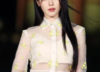 아이유 손목 잡은 대만 스타에 비난 쇄도 “행동 옳지 못했다”