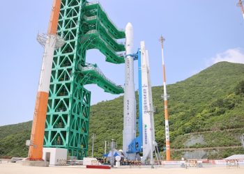 누리호 발사 무산, 제어 컴퓨터 통신 이상..내일 재시도