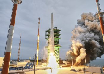 [누리호 발사성공] 외신 “한국 우주 강국에 중요한 진전”